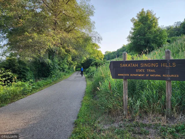 $274,900 | 809 Tomahawk Court, Madison Lake, MN 56063