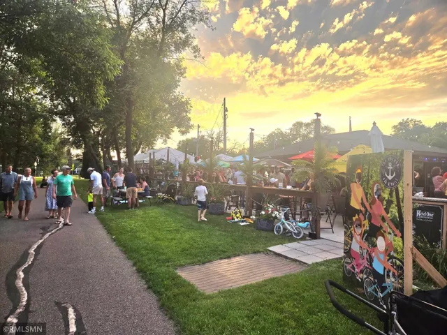 $274,900 | 809 Tomahawk Court, Madison Lake, MN 56063