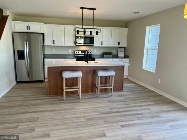 $274,900 | 809 Tomahawk Court, Madison Lake, MN 56063