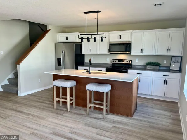 $274,900 | 809 Tomahawk Court, Madison Lake, MN 56063