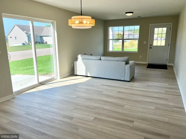 $274,900 | 809 Tomahawk Court, Madison Lake, MN 56063