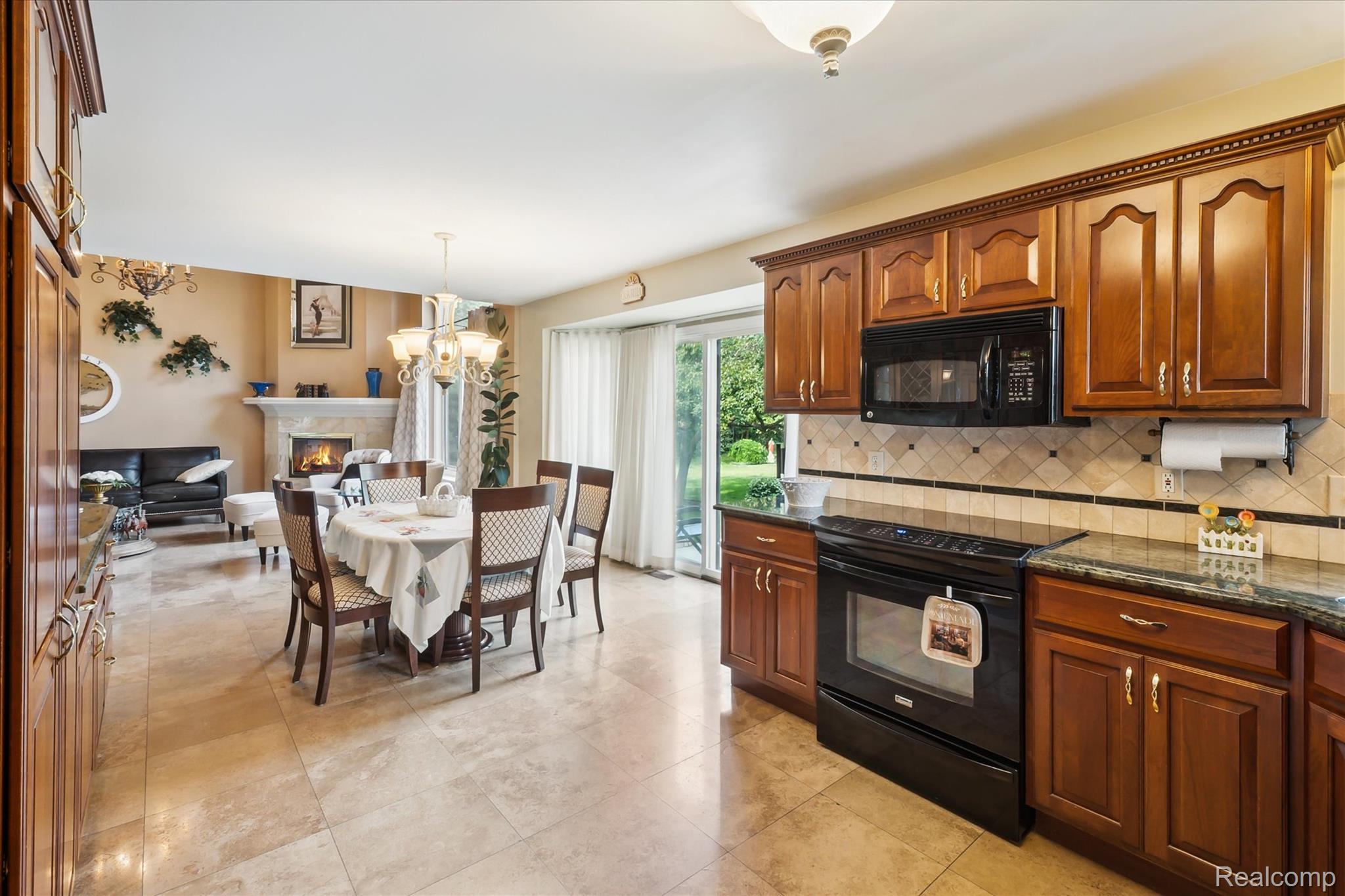56764 Jewell Road Utica, MI 48315 - Photo 14 of 54 16-56764-Jewell-Rd-Shelby-Township-MI-48315-WindowStill-56.jpg