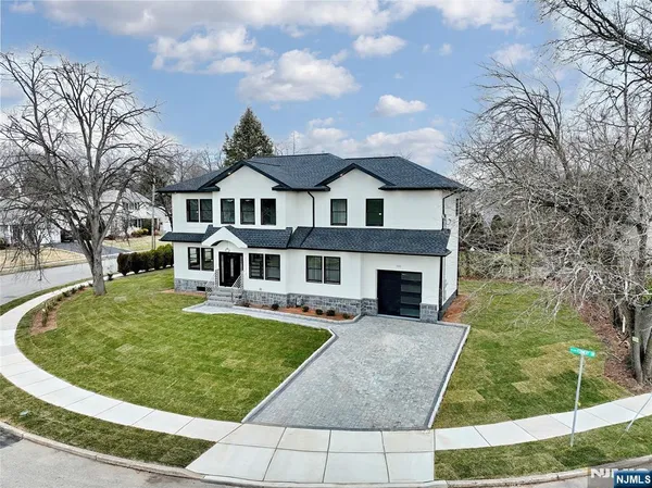 $1,199,000 | 592 Fermery Drive, New Milford, NJ 07646