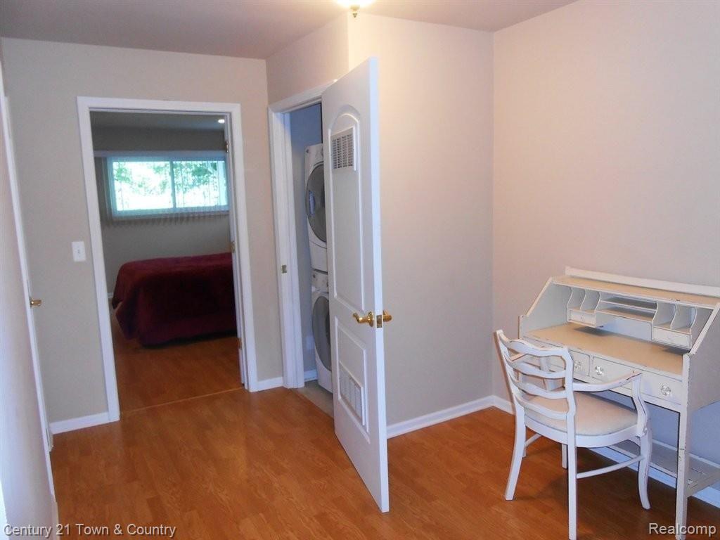 74 Texas Avenue Rochester, MI 48309 - Photo 13 of 22 1st Flr Laundry