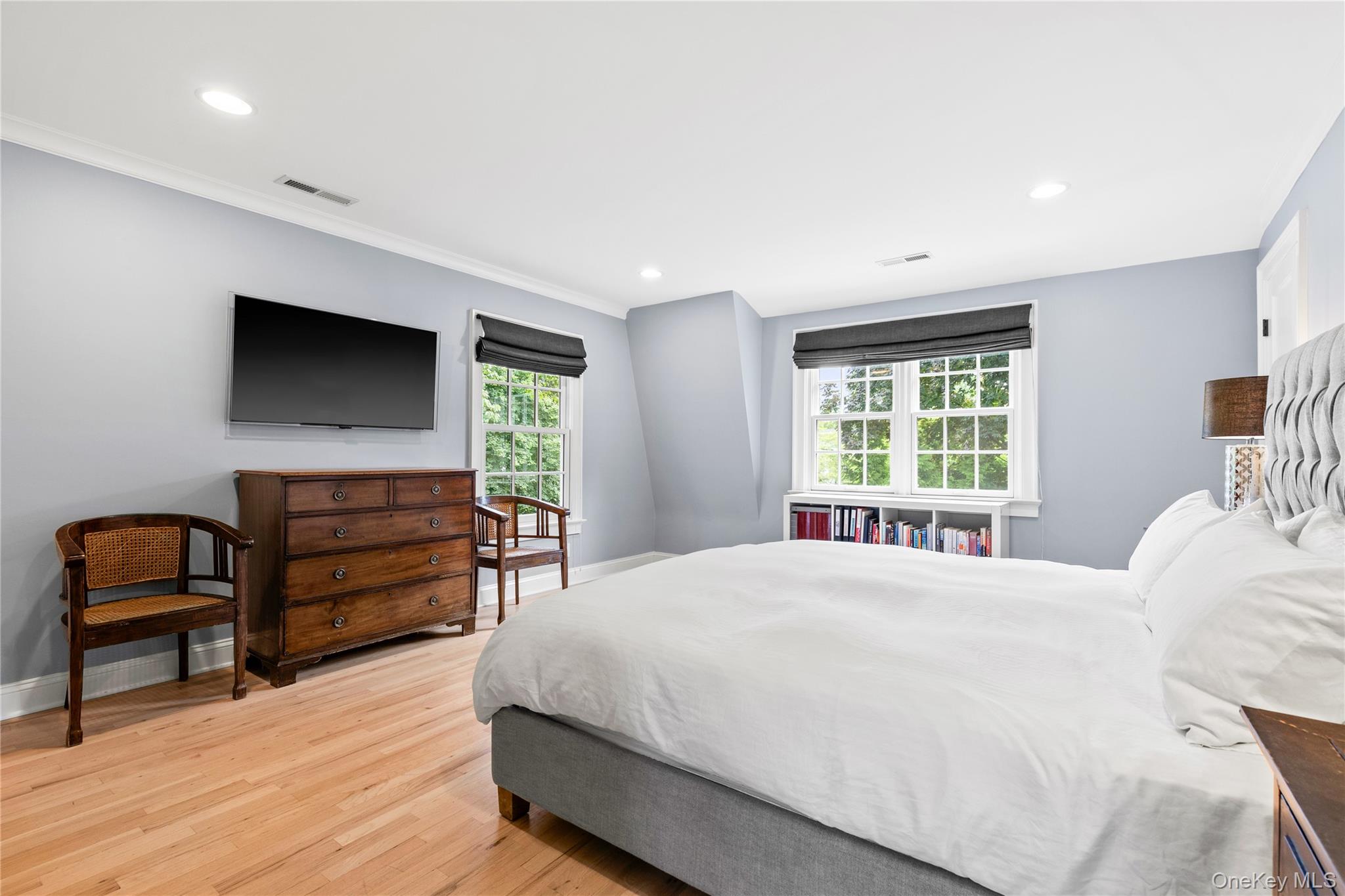 394 Park Avenue Rye, NY 10580 - Photo 17 of 36 3 closets