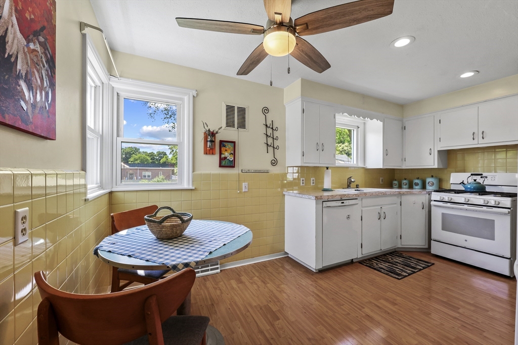 111 Maple Road Longmeadow, MA 01106 - Photo 7 of 26