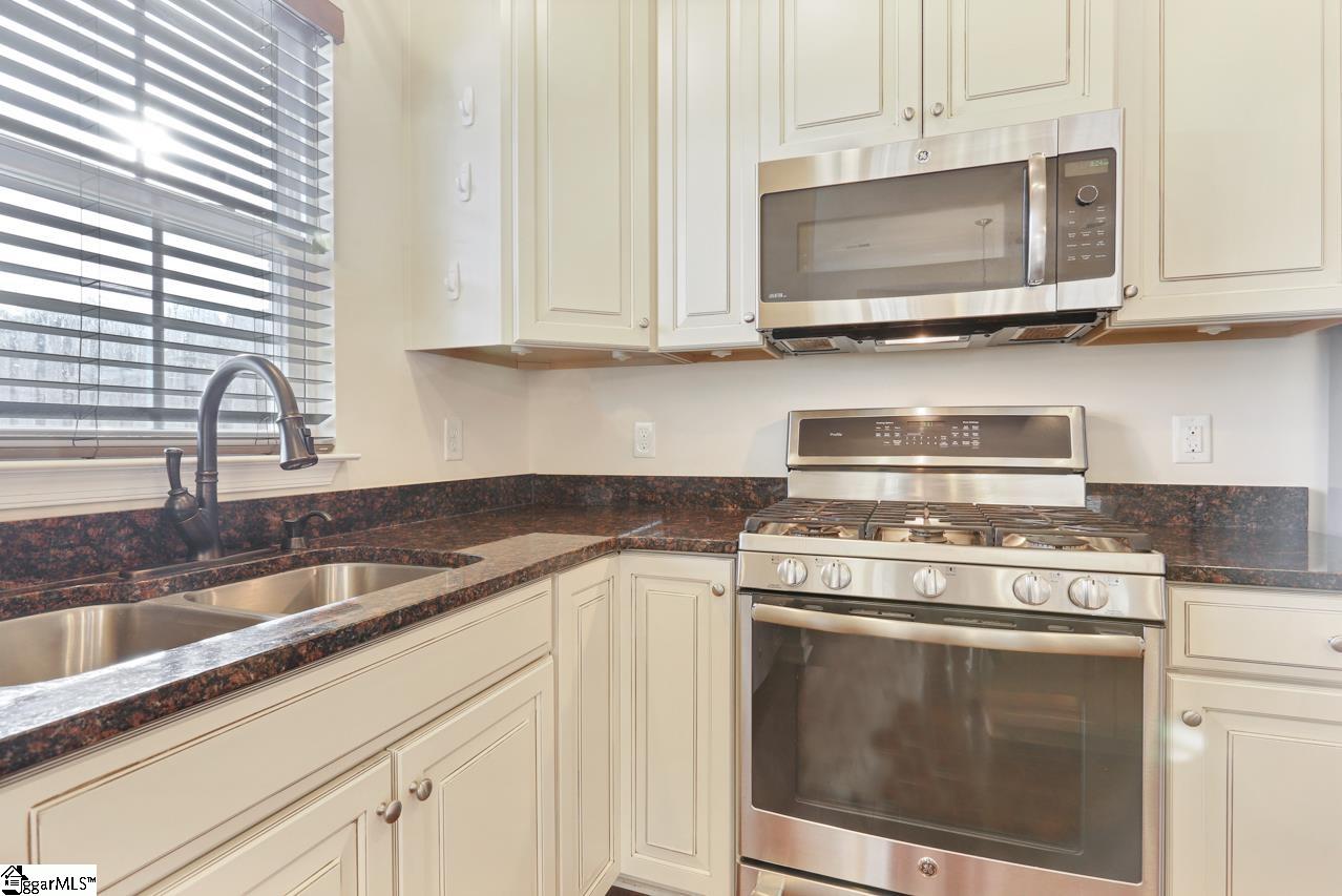 457 Christiane Way Greenville, SC 29607 - Photo 9 of 23 Gallery Image 9