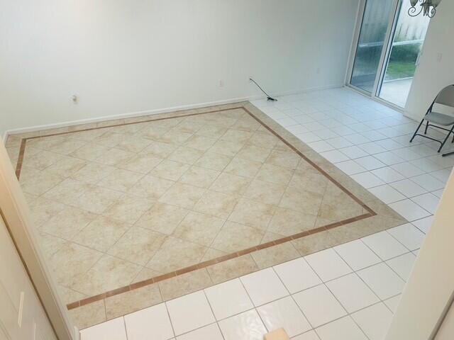 278 Laurel Oaks Way Jupiter, FL 33458 - Photo 3 of 27 Livingareatile