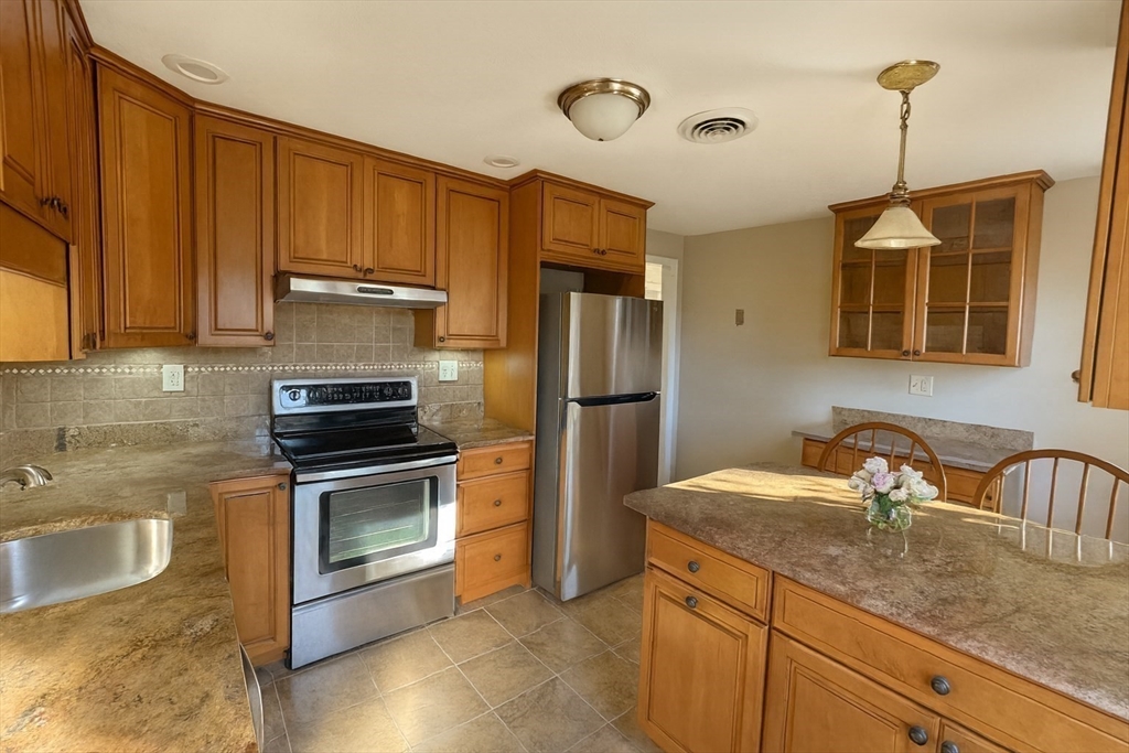 46 Union Square, Unit 46 Randolph, MA 02368 - Photo 3 of 21 Gallery Image 3
