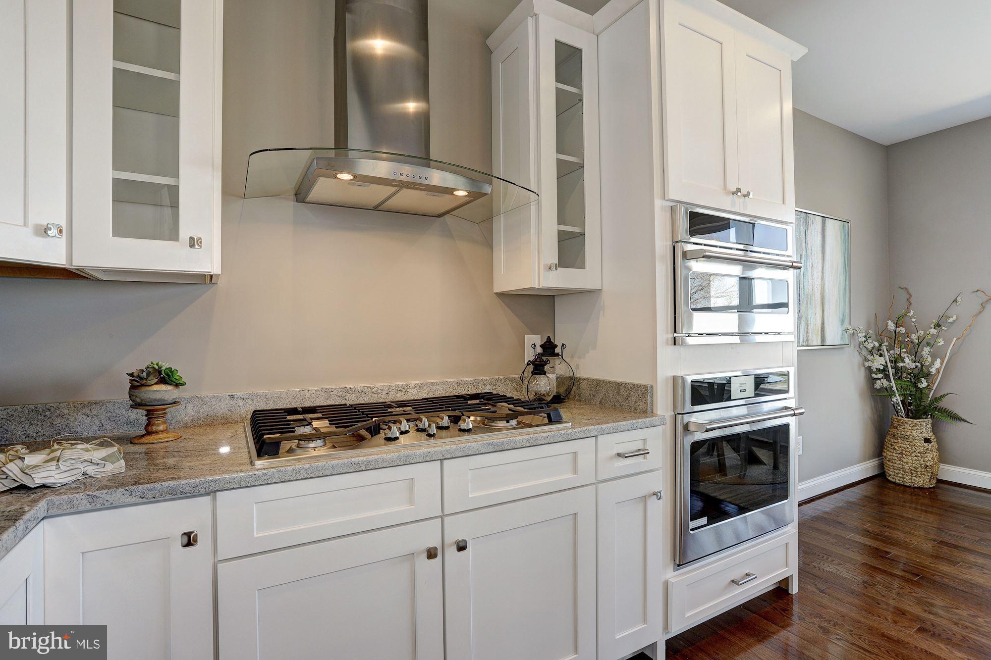 7680 Colonial Beach Road Pasadena, MD 21122 - Photo 18 of 53 Gas Cook top, SS Hood, Wall Oven & More