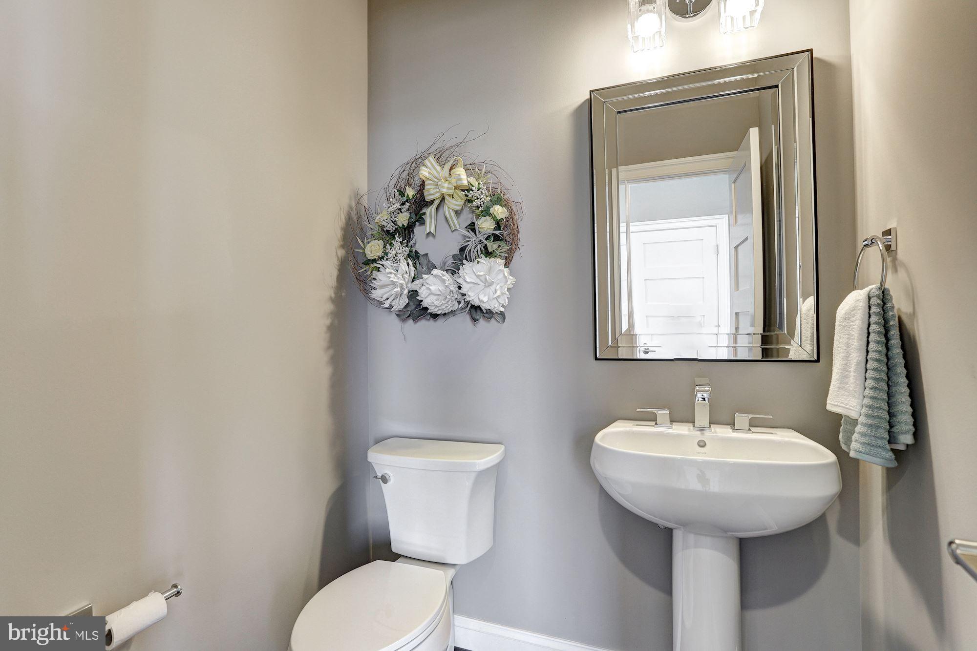7680 Colonial Beach Road Pasadena, MD 21122 - Photo 26 of 53 Main Level Powder Room