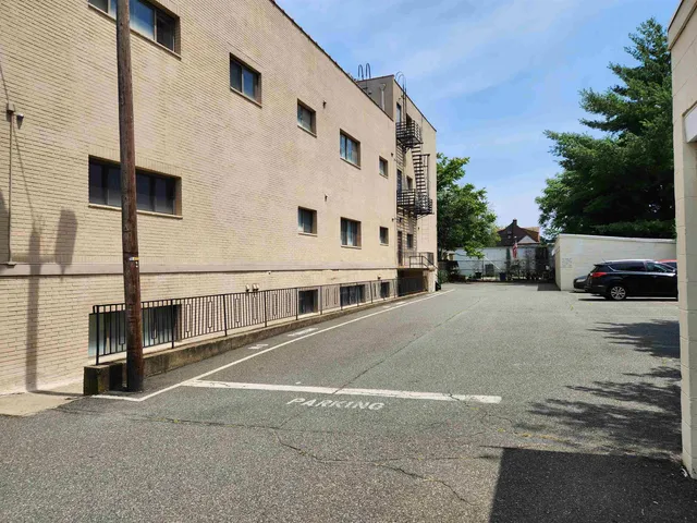 $349,900 | 86 West 33rd Street, Unit 207, Bayonne, NJ 07002