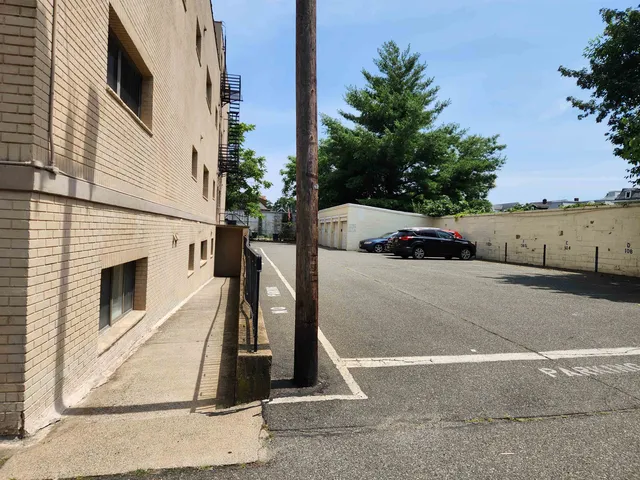 $349,900 | 86 West 33rd Street, Unit 207, Bayonne, NJ 07002