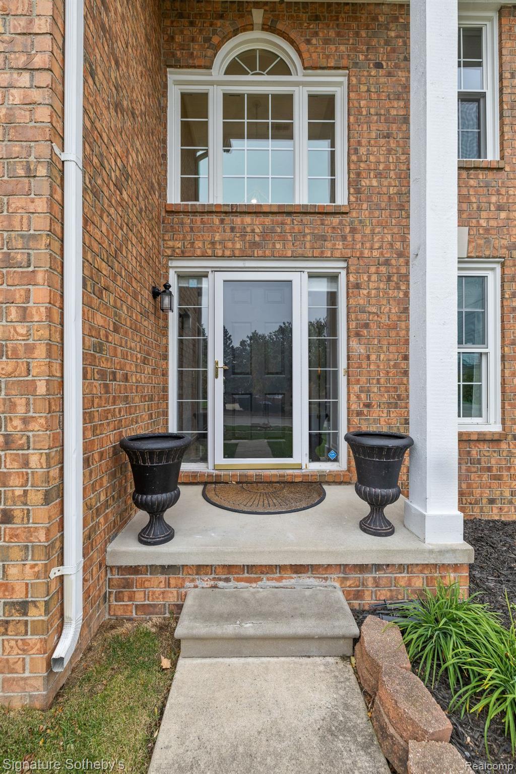 979 Dakota Court Rochester, MI 48307 - Photo 3 of 48 Gallery Image 3