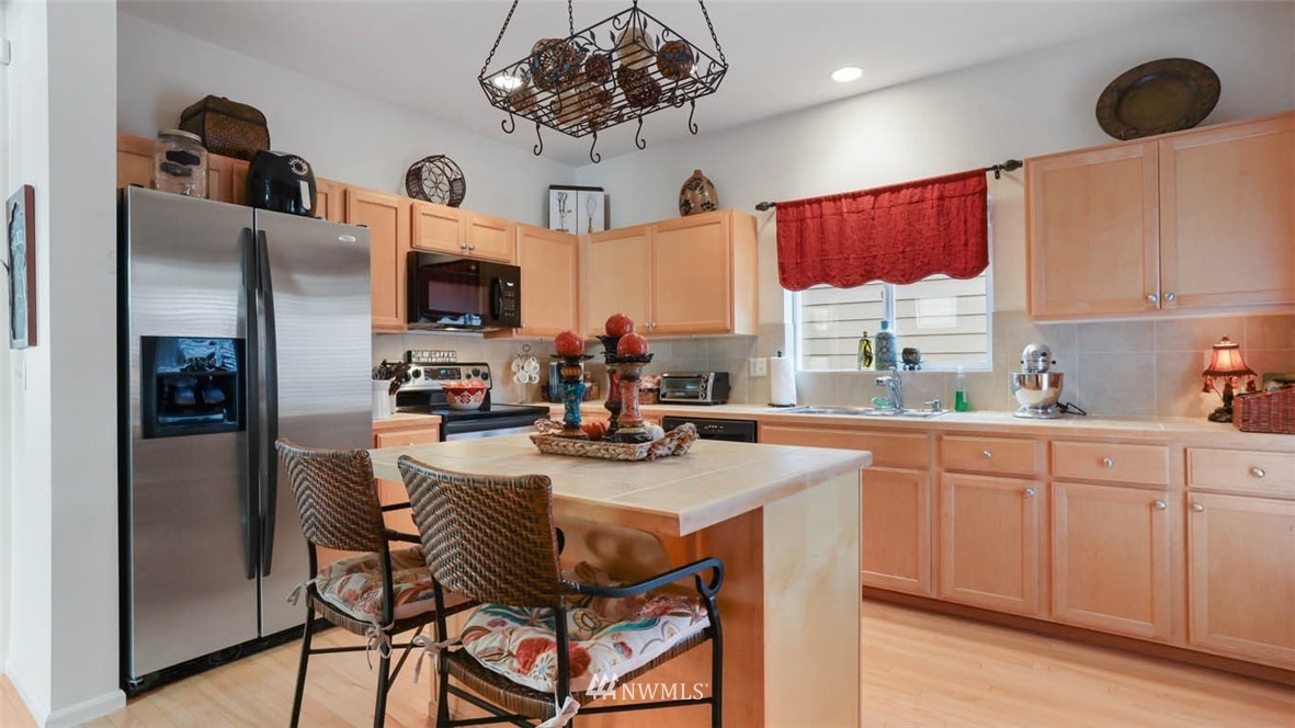 16153 Parkside Way Southeast Renton, WA 98058 - Photo 15 of 34