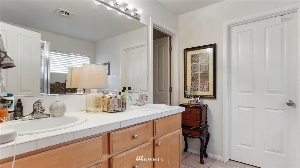 16153 Parkside Way Southeast Renton, WA 98058 - Photo 20 of 34