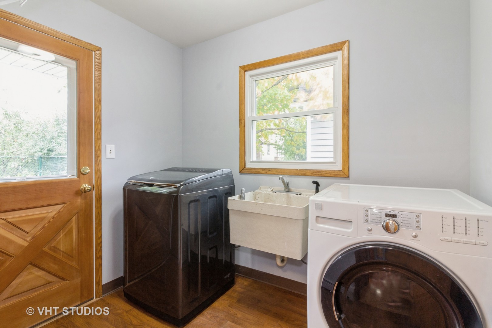 211 East Ottawa Street Sycamore, IL 60178 - Photo 15 of 33 a utility room with dryer and washer