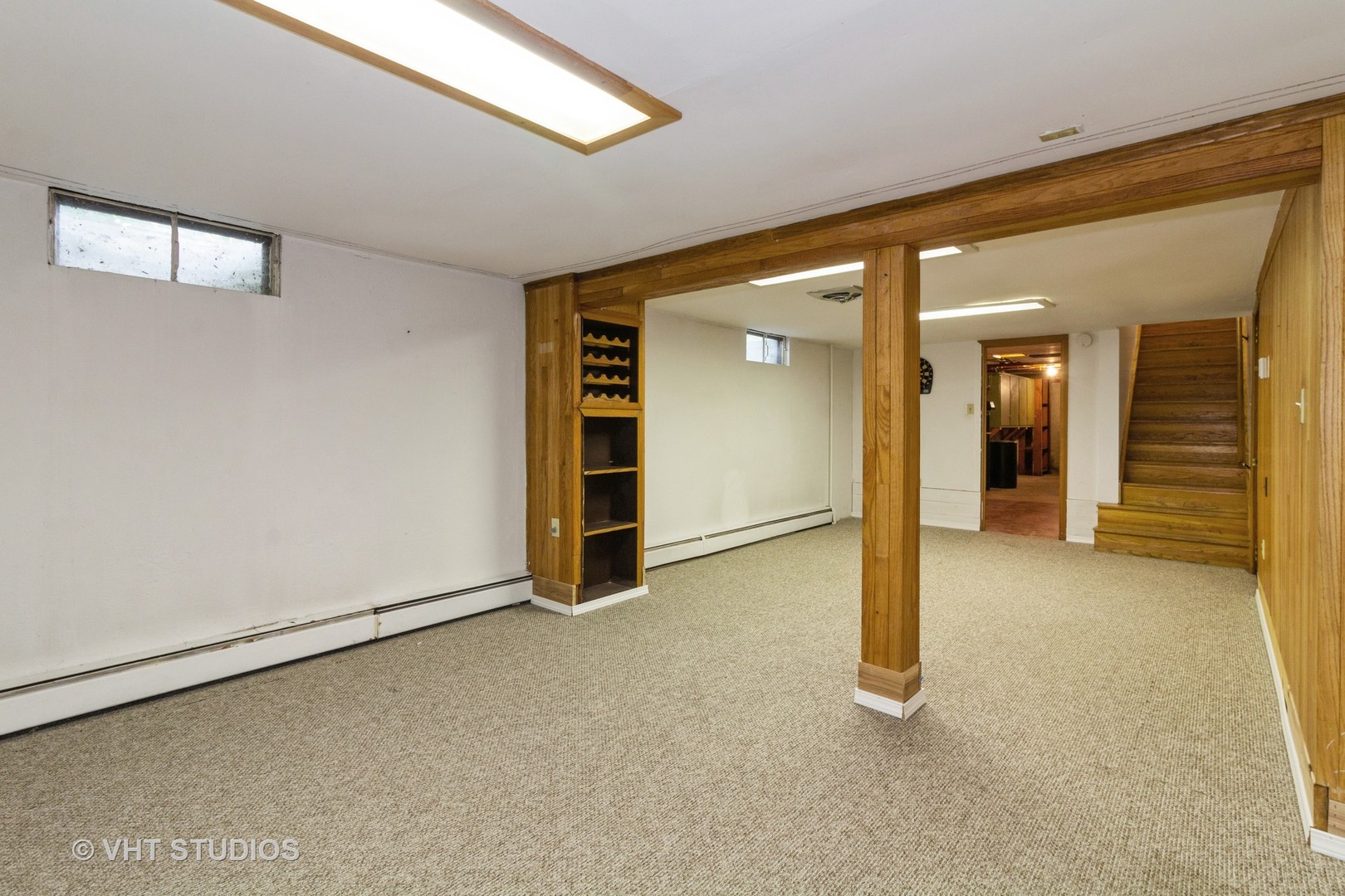 211 East Ottawa Street Sycamore, IL 60178 - Photo 29 of 33 an empty room with closet and a hallway