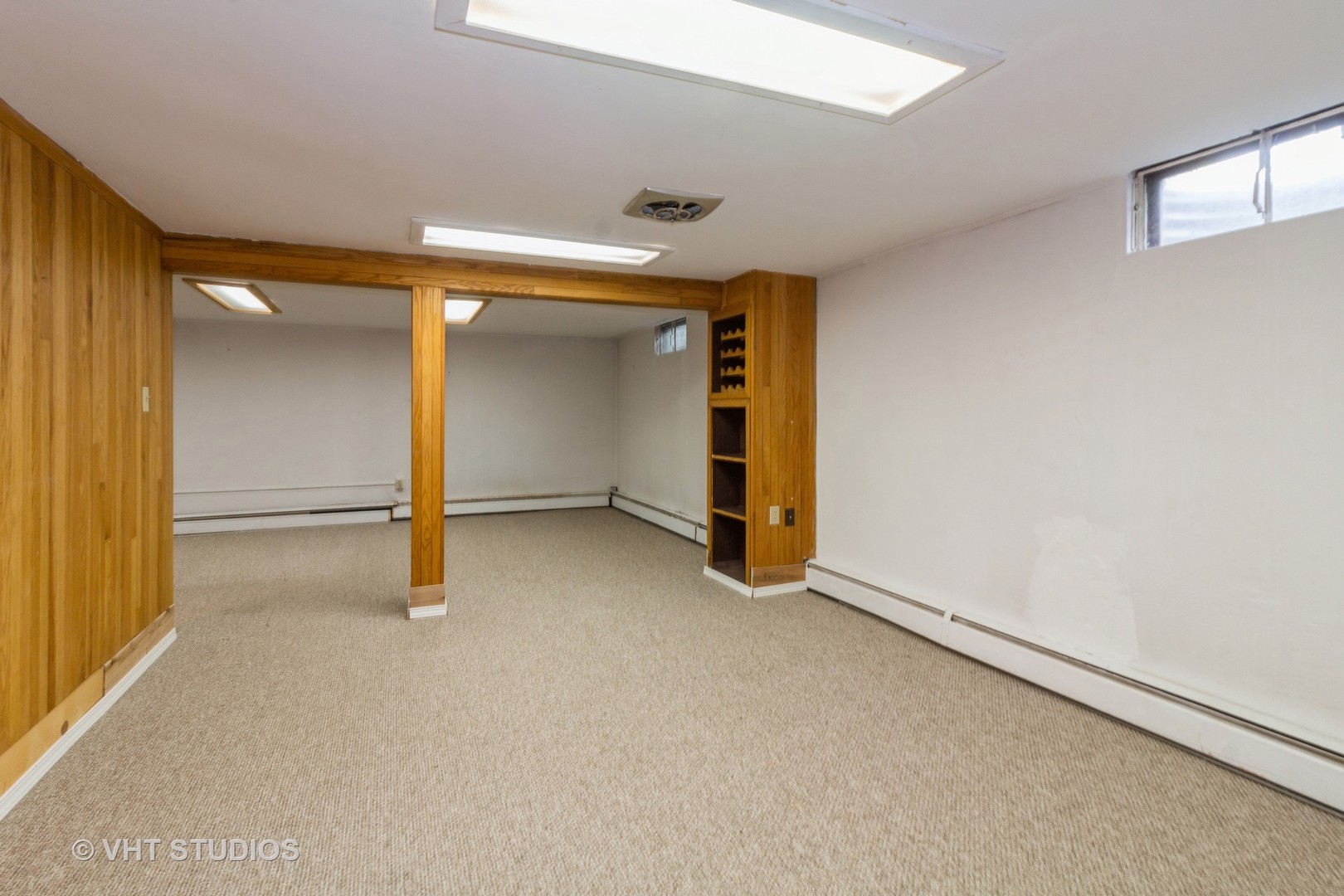 211 East Ottawa Street Sycamore, IL 60178 - Photo 30 of 33 an empty room with closet