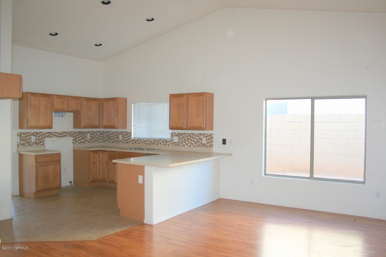 6575 West Harbin Ridge Way Tucson, AZ 85757 - Photo 3 of 16