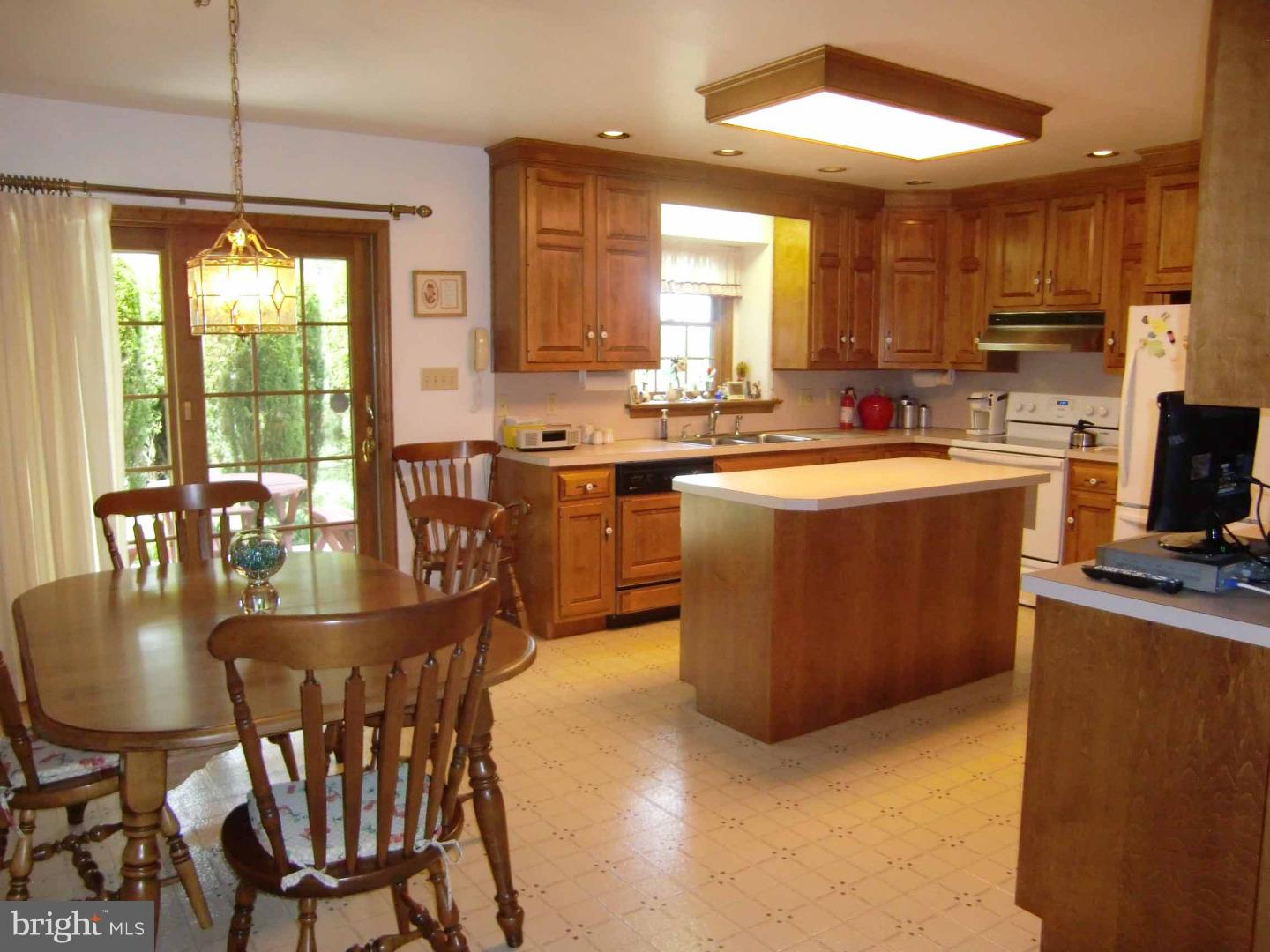 661 East Reeceville Road Coatesville, PA 19320 - Photo 13 of 25 Kitchen