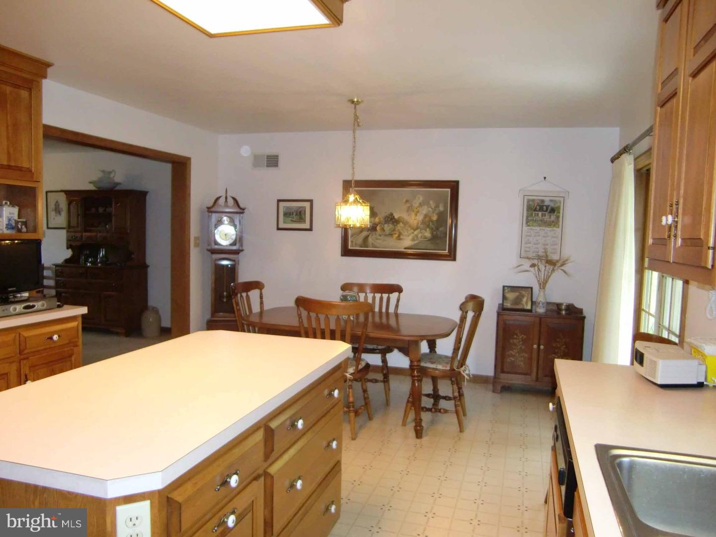 661 East Reeceville Road Coatesville, PA 19320 - Photo 15 of 25 Kitchen