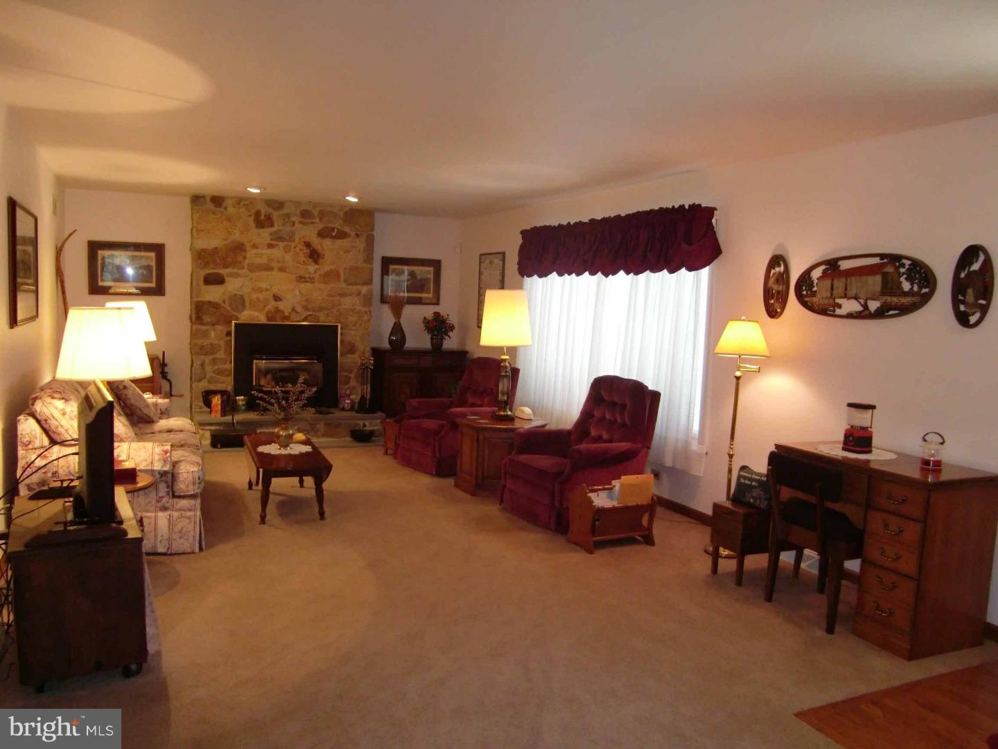 661 East Reeceville Road Coatesville, PA 19320 - Photo 6 of 25 Great Room