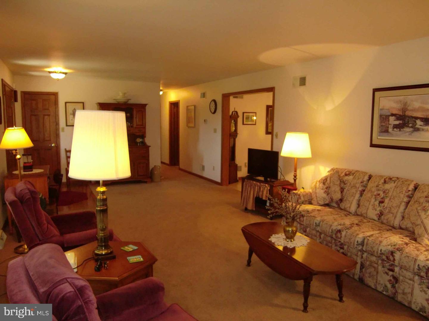661 East Reeceville Road Coatesville, PA 19320 - Photo 8 of 25 Great Room