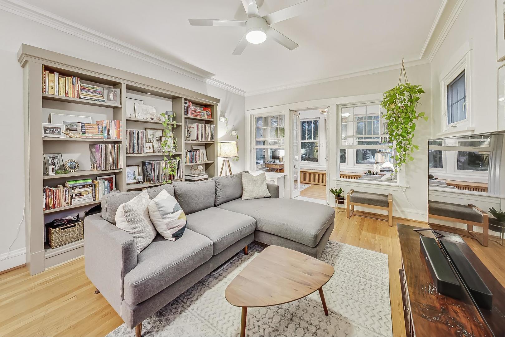1247 West Rosedale Avenue, Unit 1E Chicago, IL 60660 - Photo 6 of 38 Gallery Image 6