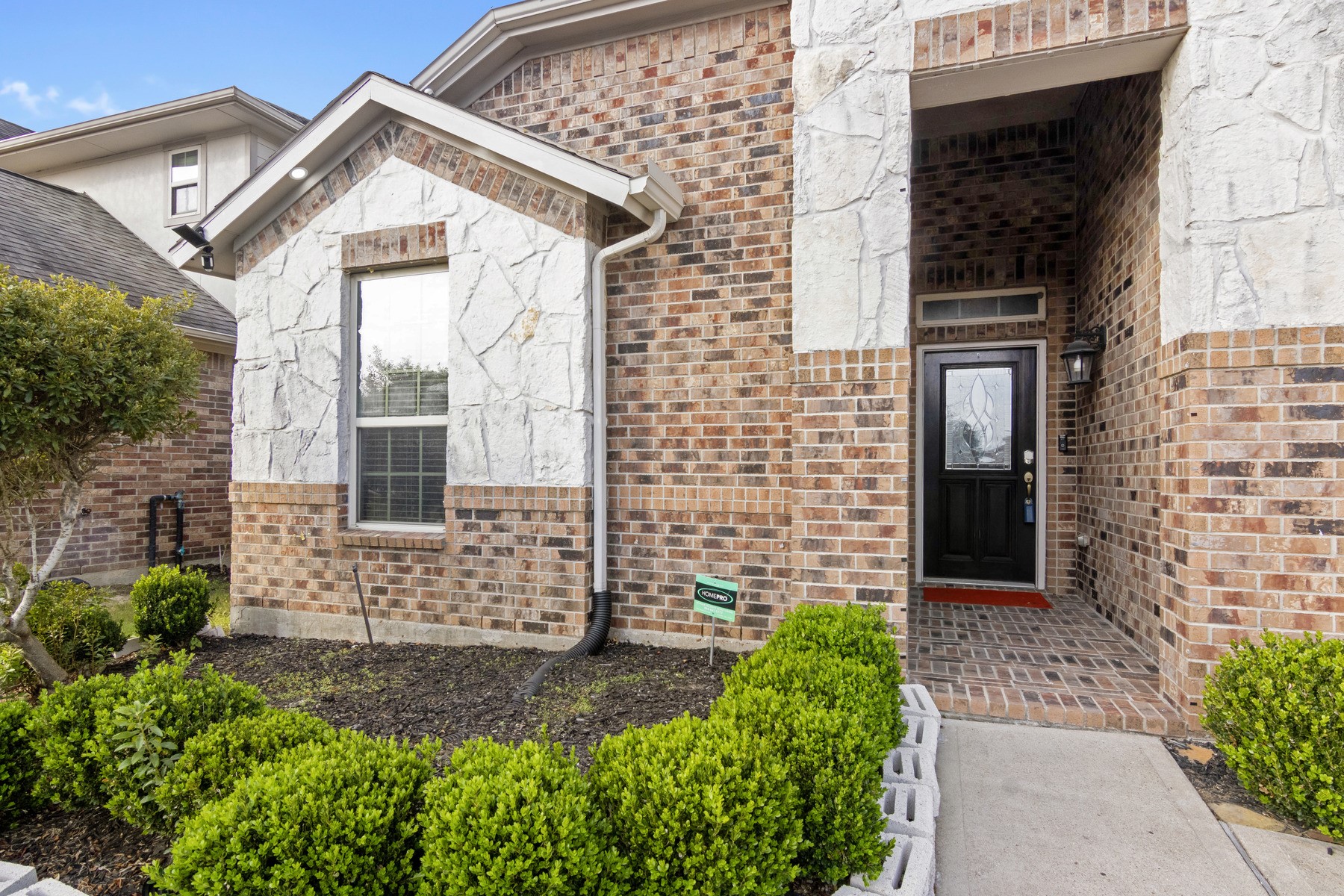 9538 Ocean Drive Rosharon, TX 77583 - Photo 2 of 26