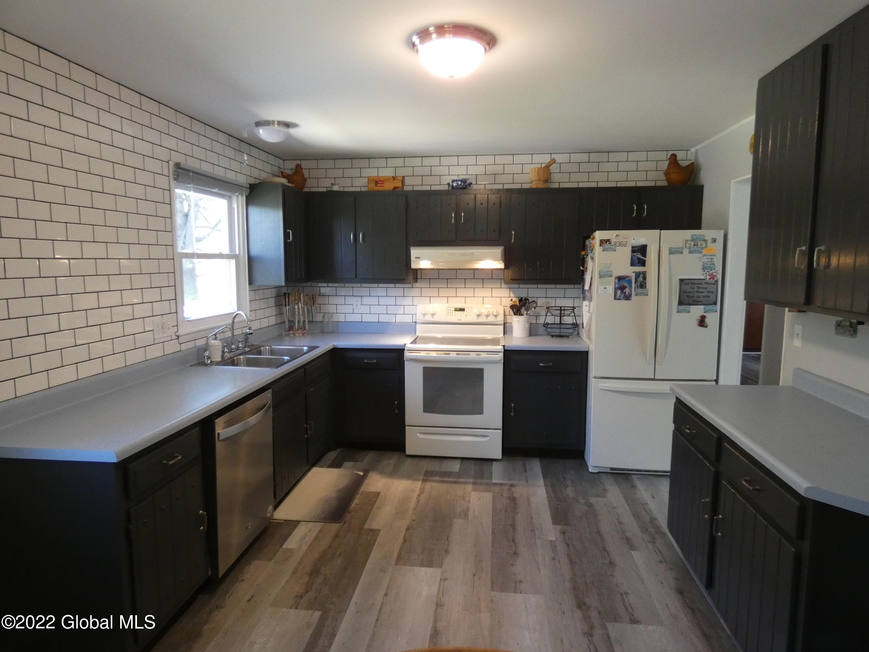 1541 Maple Hill Road Schodack, NY 12033 - Photo 4 of 50 P1050757