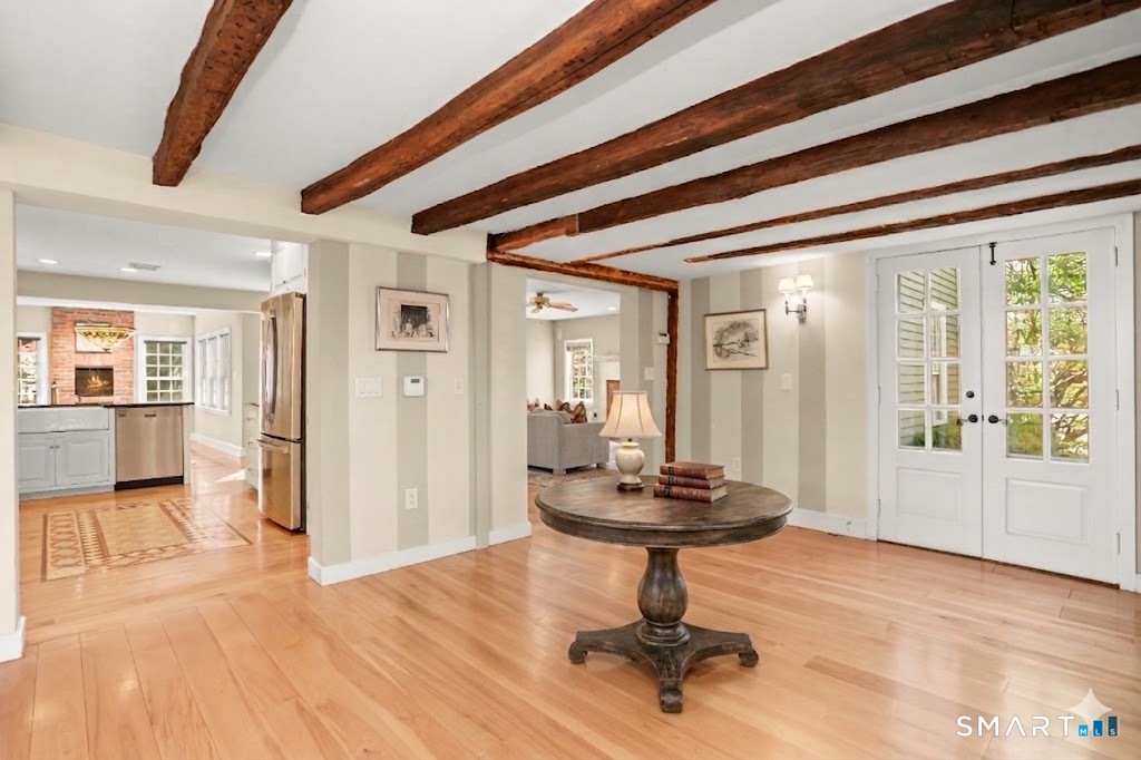 1005 Old Post Road Fairfield, CT 06824 - Photo 5 of 34