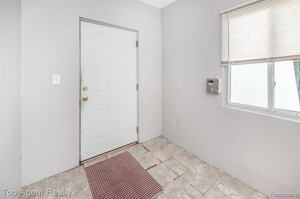 110 Wabash Road Rochester Hills, MI 48307 - Photo 23 of 35