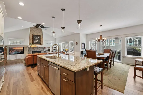 $1,800,000 | 155 Wooddale Avenue, Wayzata, MN 55391