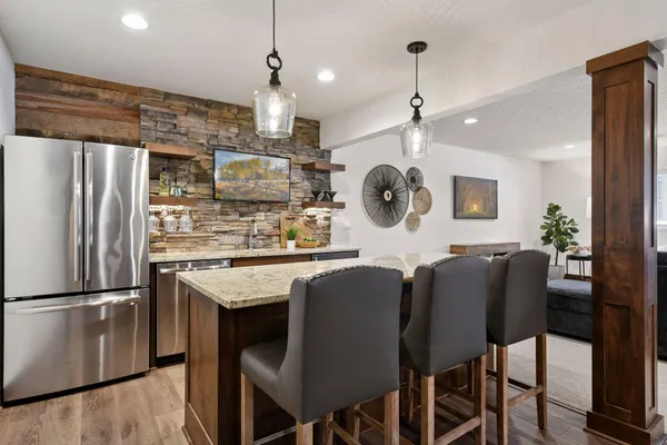 $1,800,000 | 155 Wooddale Avenue, Wayzata, MN 55391