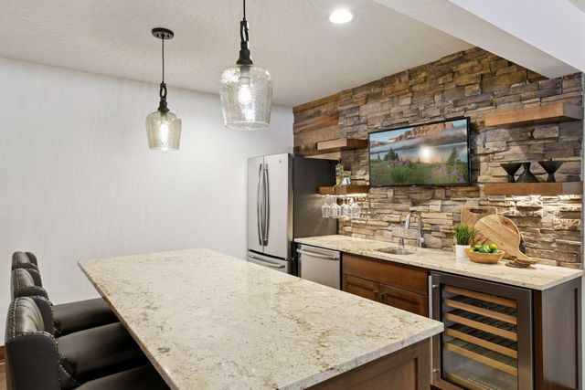 $1,800,000 | 155 Wooddale Avenue, Wayzata, MN 55391