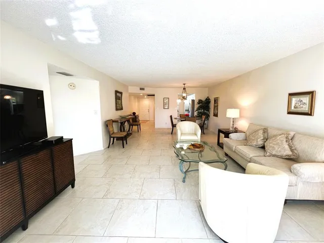 $2,050 | 1605 Abaco Drive, Unit C4, Coconut Creek, FL 33066