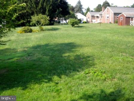 823 Willow Road Lancaster, PA 17601 - Photo 8 of 29