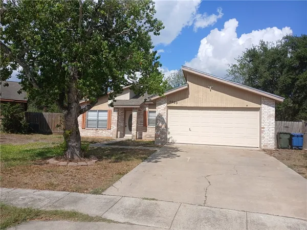 $1,725 | 4029 Brownwood Circle, Corpus Christi, TX 78410