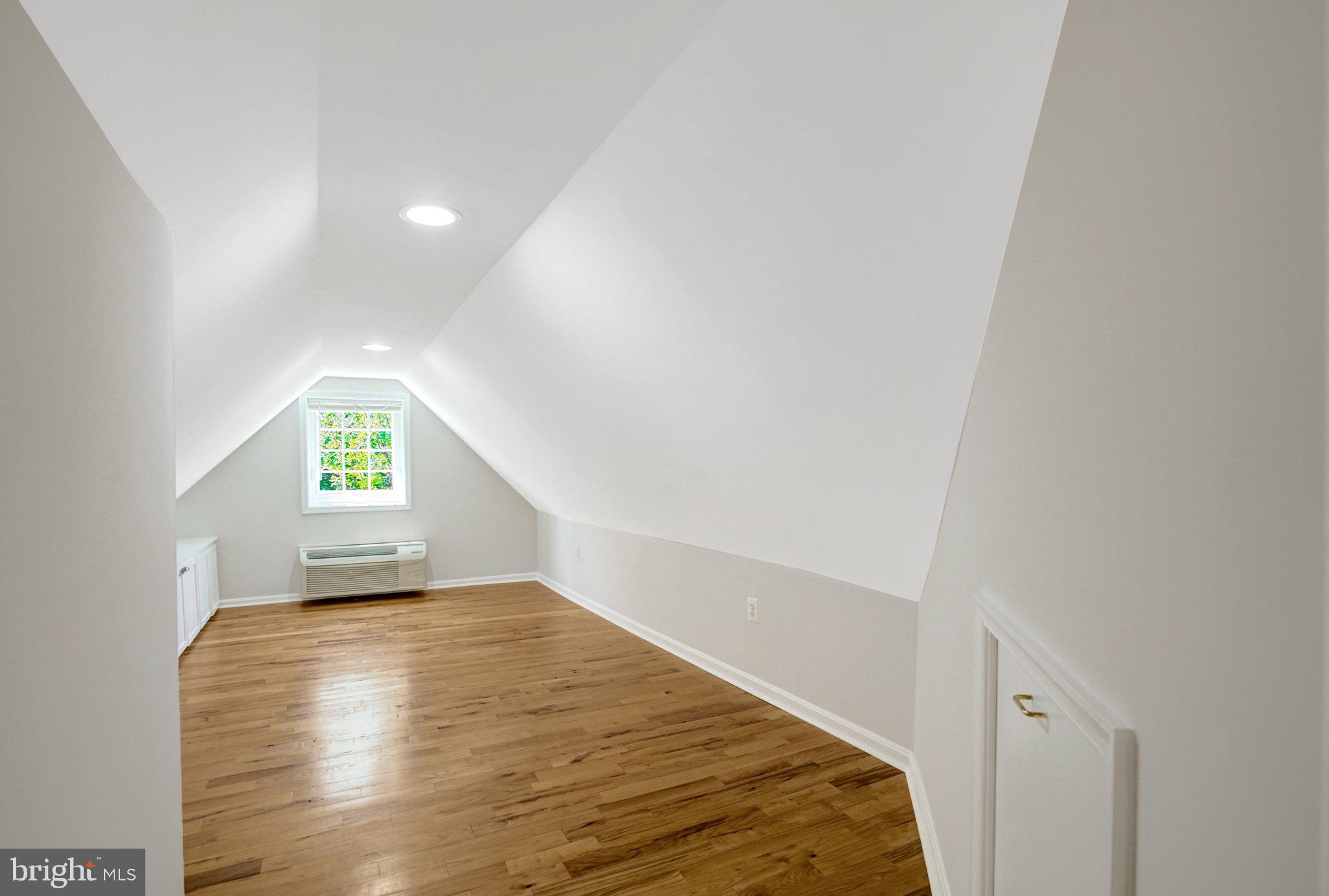 7107 Coventry Road Alexandria, VA 22306 - Photo 41 of 64 Finished attic-style room