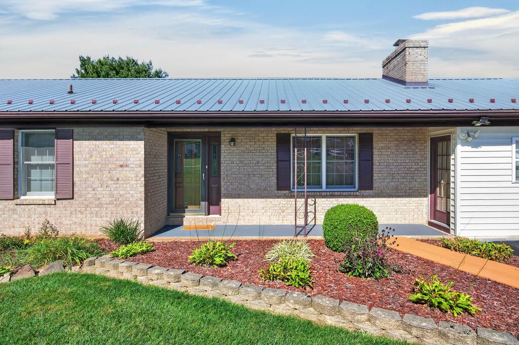 192 Whispering Pines Road Max Meadows, VA 24360 - Photo 10 of 88 Gallery Image 10