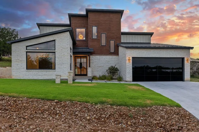 $750,000 | 3318 Bay W Boulevard, Horseshoe Bay, TX 78657