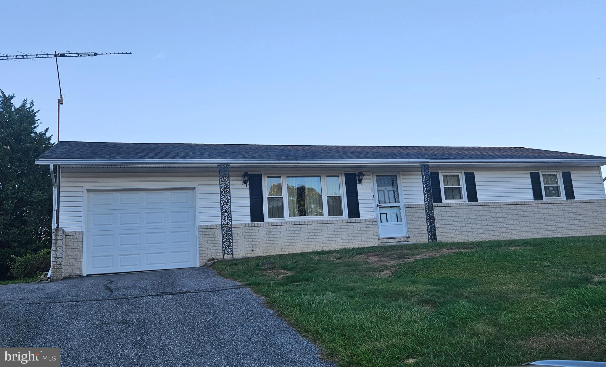 1124 Cedarbrook Road Hampstead, MD 21074 - Photo 6 of 46 Blacktop Driveway
