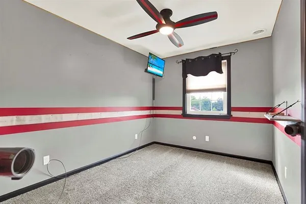 a view of utility room