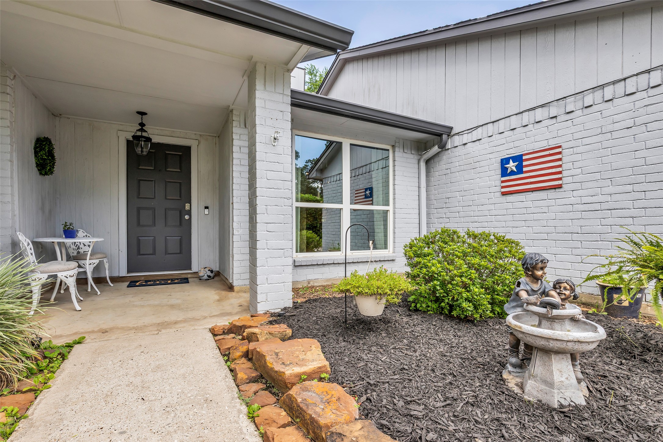 17314 Chapel Pine Street Spring, TX 77379 - Photo 4 of 44 Beautiful landscaping welcomes you as you walk up to to house.