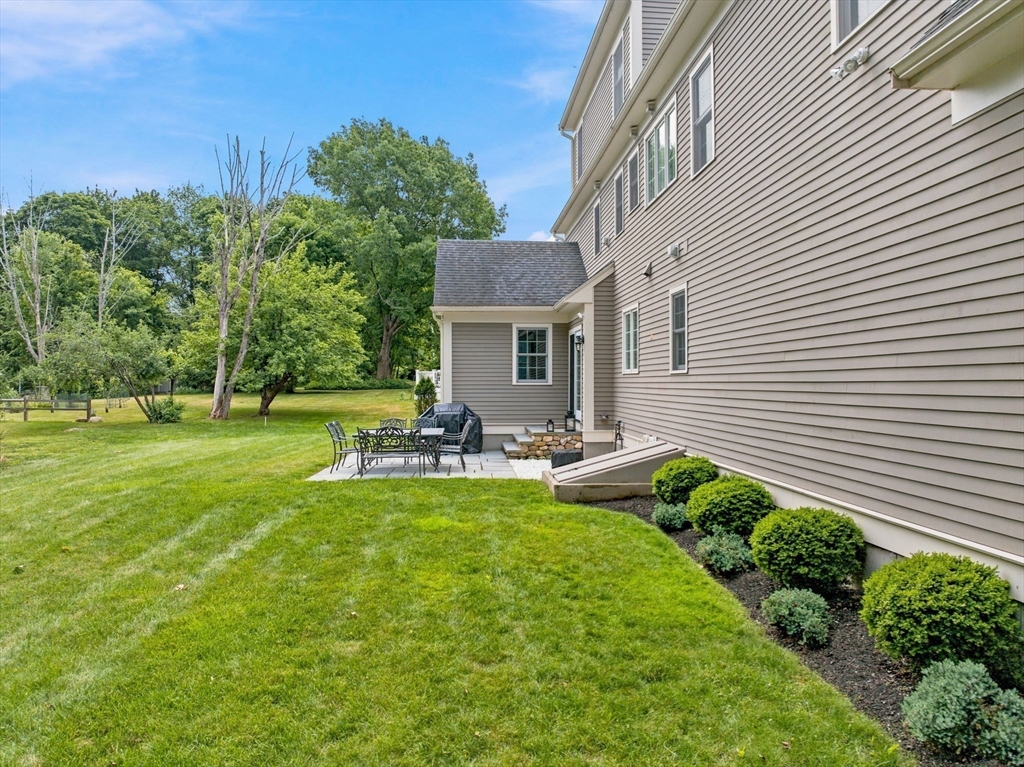 7 Davis Road Bedford, MA 01730 - Photo 35 of 37