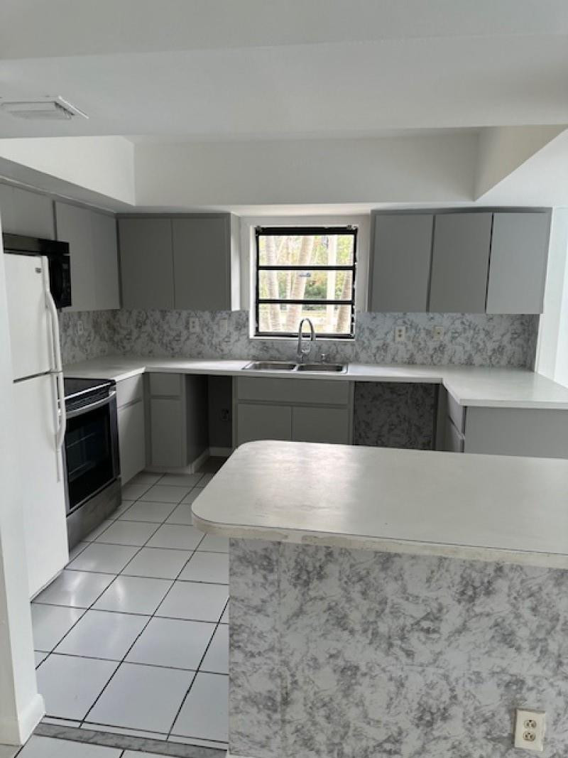 16700 Southwest 277th Street Homestead, FL 33031 - Photo 9 of 22 Photo 9