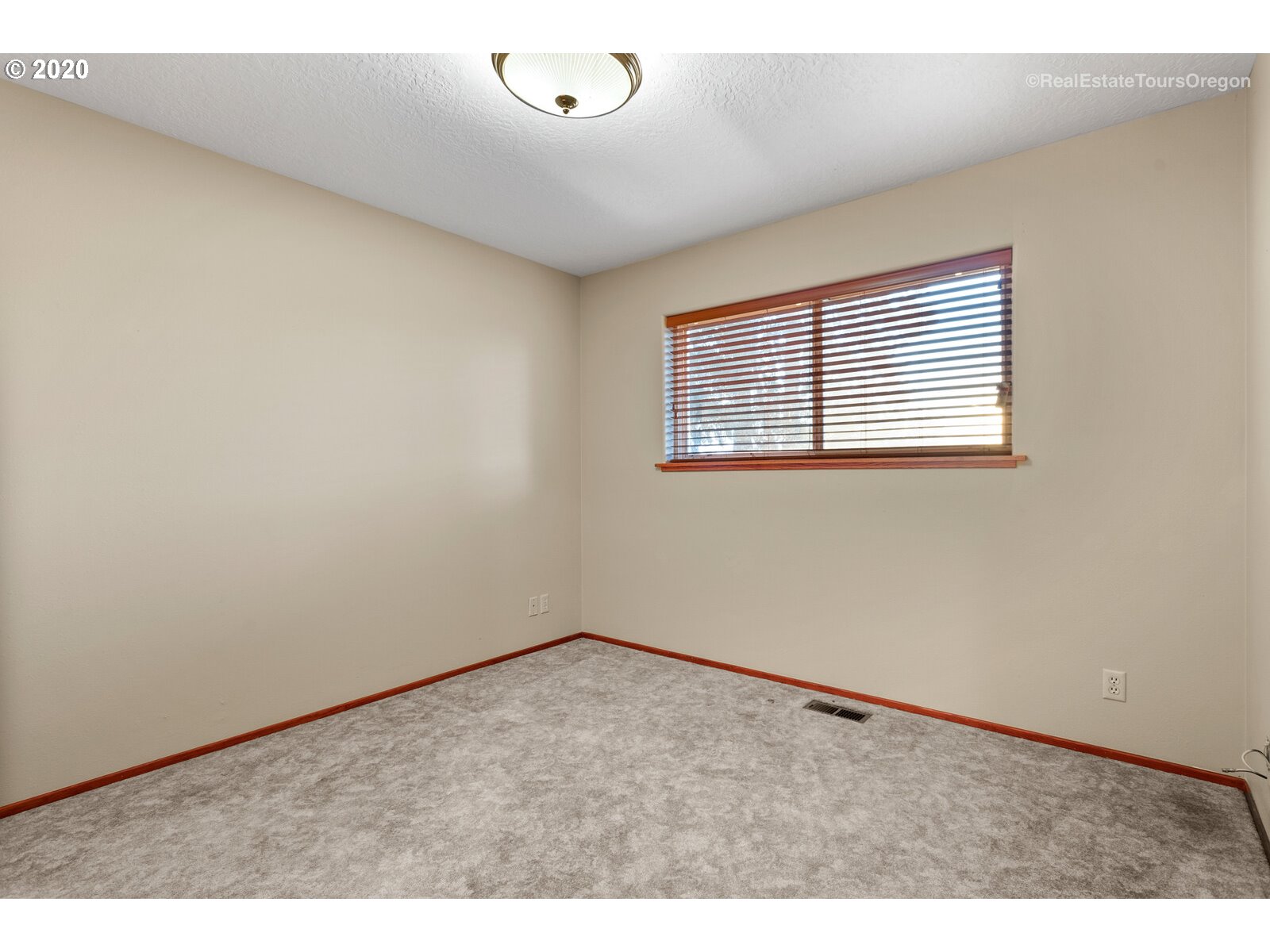 24725 Southeast Wallace Road Salem, OR 97304 - Photo 16 of 30 Gallery Image 16