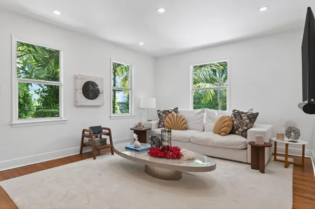 $110,000 | 142 South County Road, Palm Beach, FL 33480