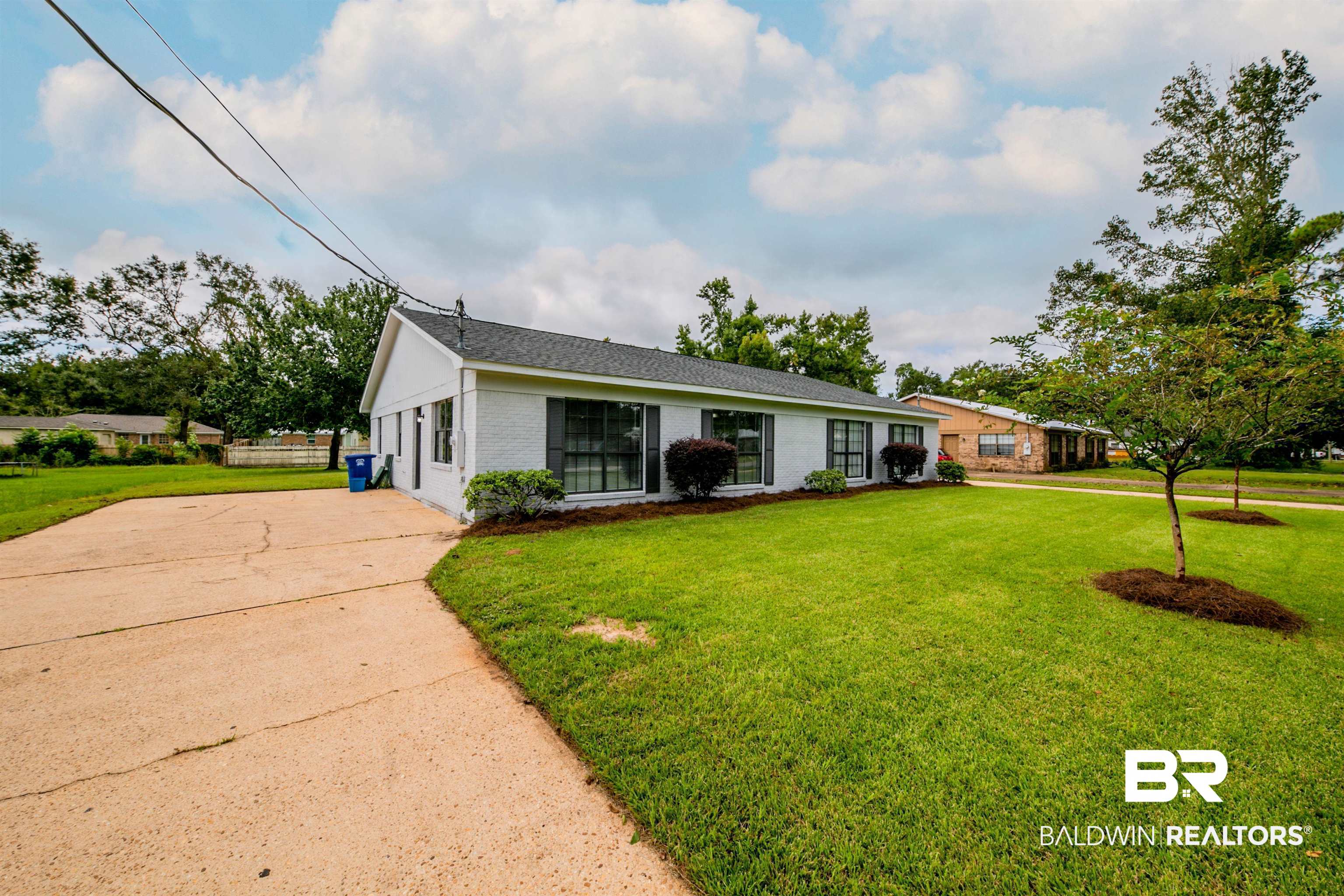 513 West Rose Avenue Foley, AL 36535 - Photo 2 of 50